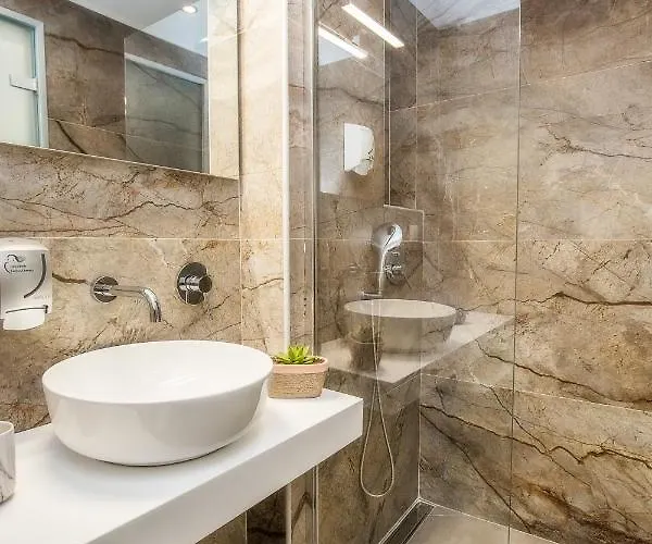 New Azzurro Deluxe Otel