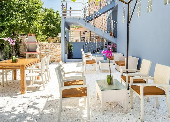 New Azzurro Deluxe Otel *